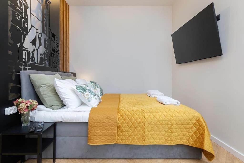 Apartment Future 11 *